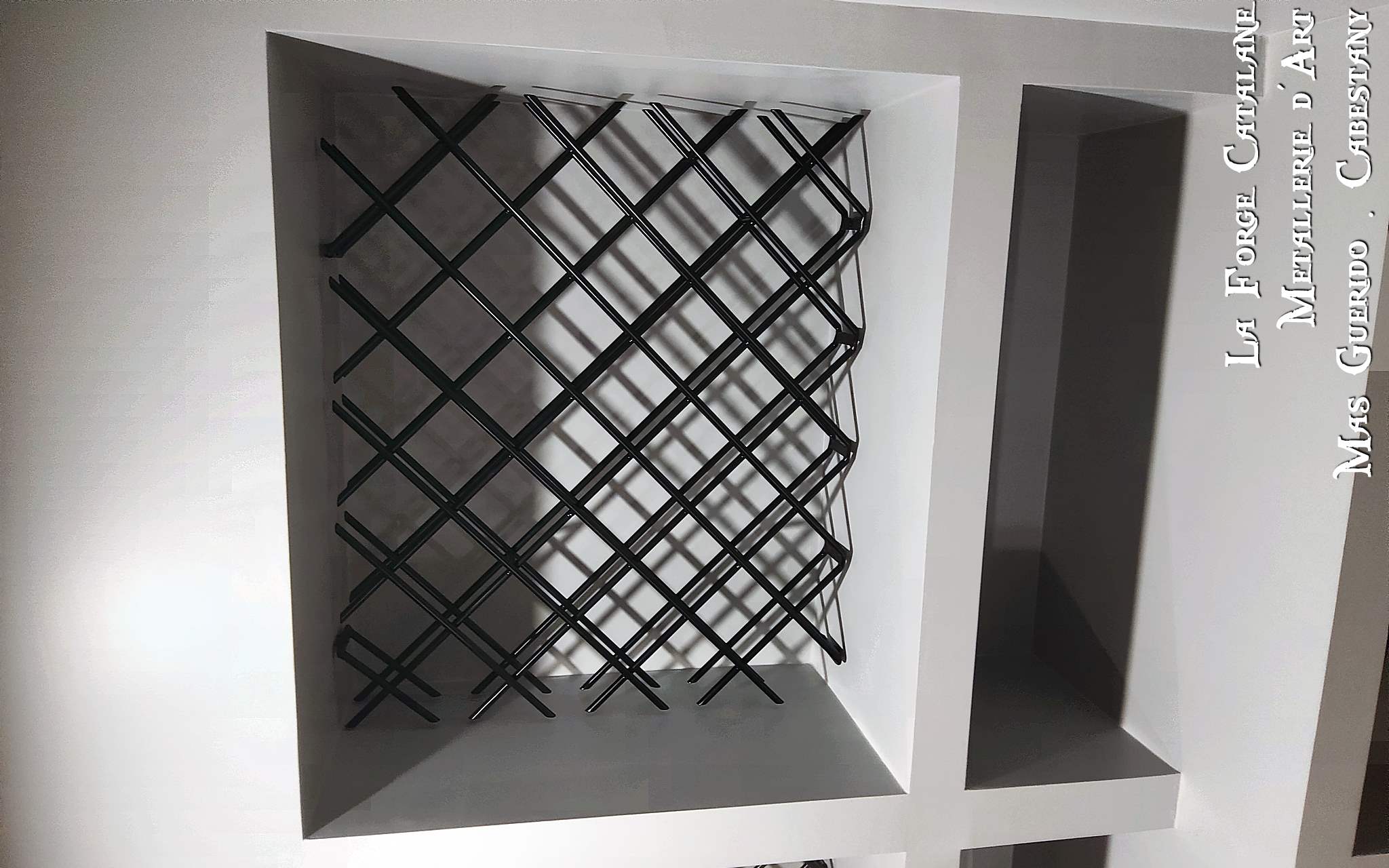 portes bouteilles pour cave a vin forge catalane 1.jpg